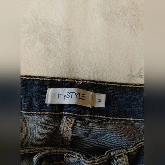 Embroidered Blue Jeans - Picture 4 of 6